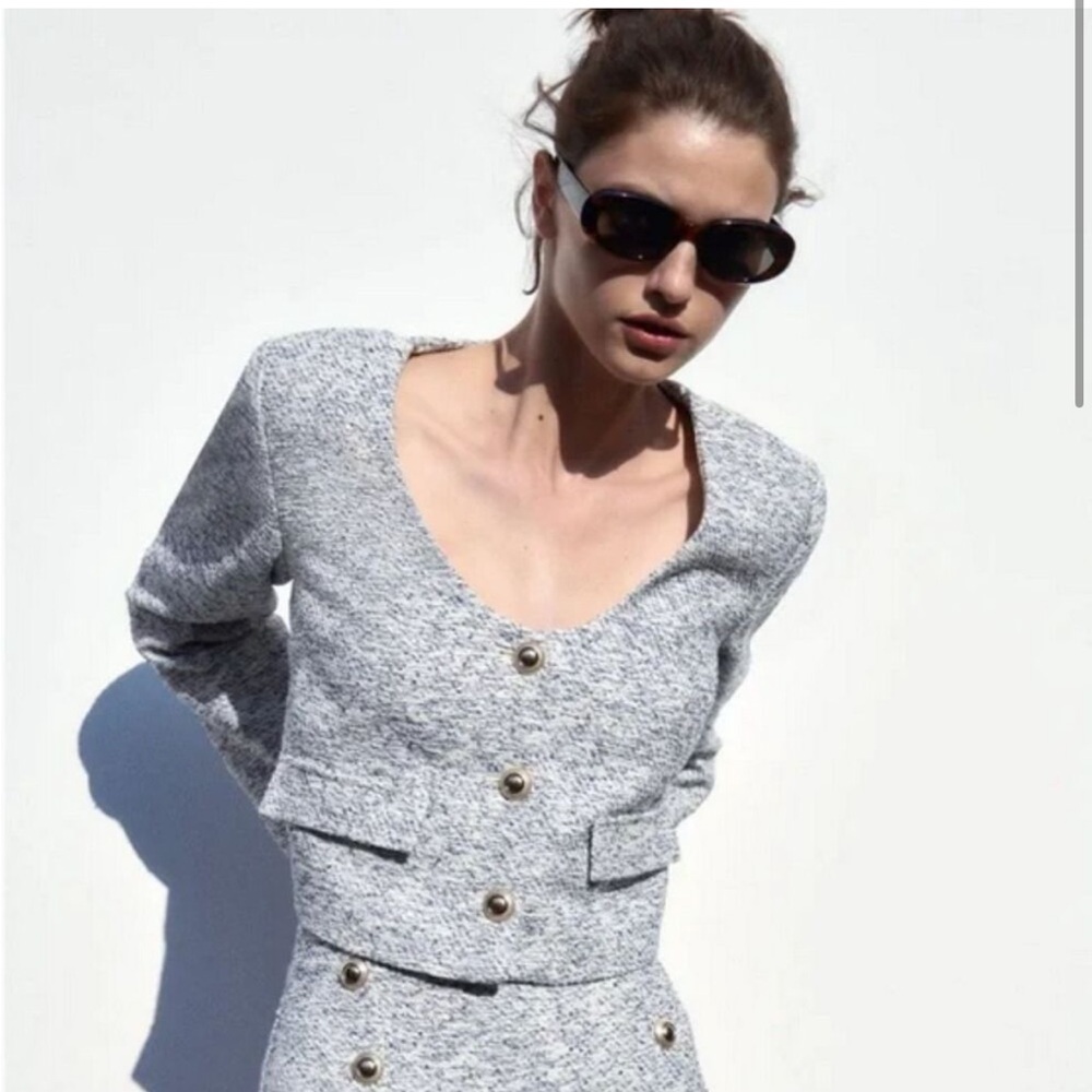 Zara Textured Gold Button Front Trim
Cropped Scoop Neck Long Sleeve Jacket Sz S